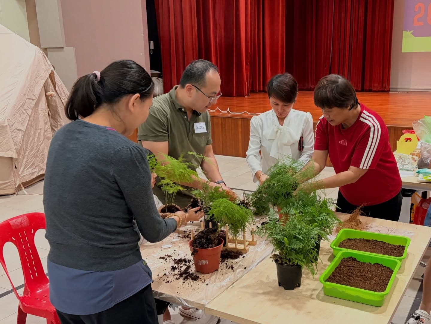 Team setting up sustainable event